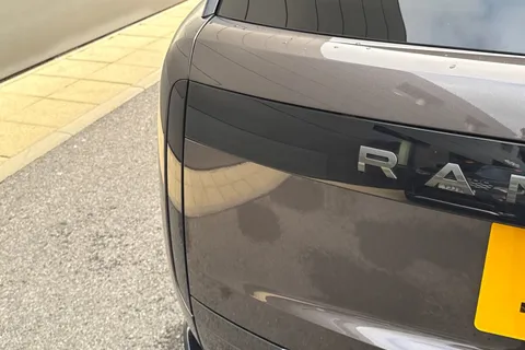 27 of 51 for Land Rover Range Rover 3.0 D300 SE 5dr