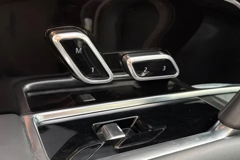 43 of 51 for Land Rover Range Rover 3.0 D300 SE 5dr