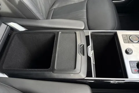 50 of 51 for Land Rover Range Rover 3.0 D300 SE 5dr