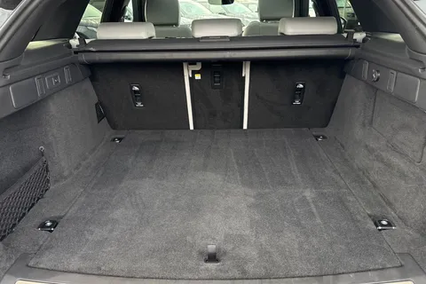 11 of 40 for Land Rover Range Rover Velar 2.0 D200 Dynamic SE 5dr