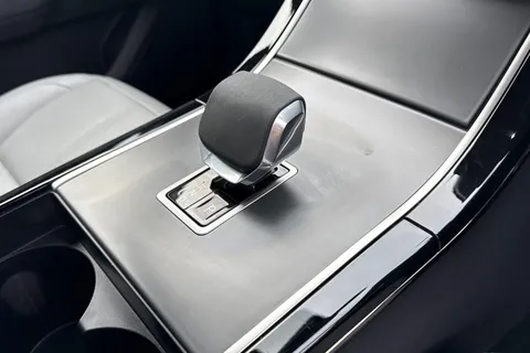 14 of 40 for Land Rover Range Rover Velar 2.0 D200 Dynamic SE 5dr