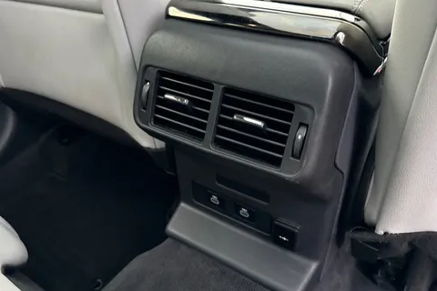 19 of 40 for Land Rover Range Rover Velar 2.0 D200 Dynamic SE 5dr