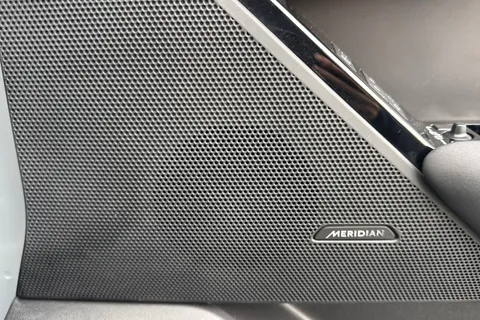 25 of 40 for Land Rover Range Rover Velar 2.0 D200 Dynamic SE 5dr