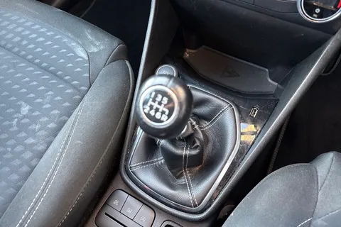 22 of 57 for FORD FIESTA 1.0 EcoBoost Titanium 5dr