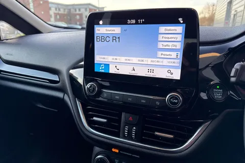 38 of 57 for FORD FIESTA 1.0 EcoBoost Titanium 5dr