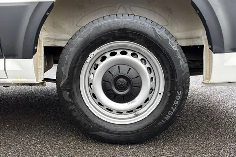 BV75ODL Volkswagen Crafter 2.0 TDI 140PS Commerce Plus Low Roof Van Thumbnail #10