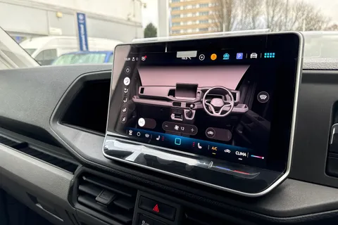 BV75ODL Volkswagen Crafter 2.0 TDI 140PS Commerce Plus Low Roof Van Thumbnail #21