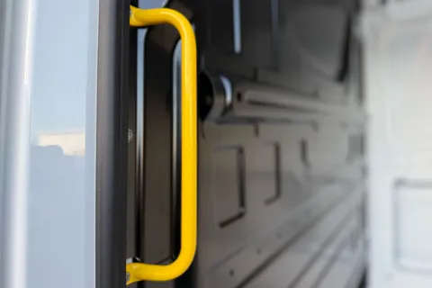 BV75ODL Volkswagen Crafter 2.0 TDI 140PS Commerce Plus Low Roof Van Thumbnail #35