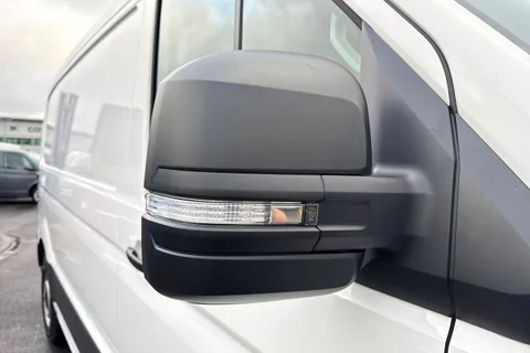 BV75ODL Volkswagen Crafter 2.0 TDI 140PS Commerce Plus Low Roof Van Thumbnail #38