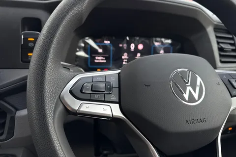 BV75ODL Volkswagen Crafter 2.0 TDI 140PS Commerce Plus Low Roof Van Thumbnail #40