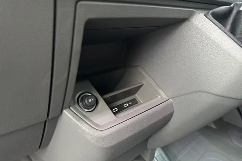 BV75ODL Volkswagen Crafter 2.0 TDI 140PS Commerce Plus Low Roof Van Thumbnail #54