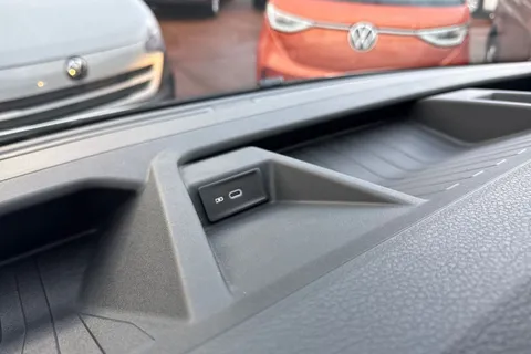 BV75ODL Volkswagen Crafter 2.0 TDI 140PS Commerce Plus Low Roof Van Thumbnail #55