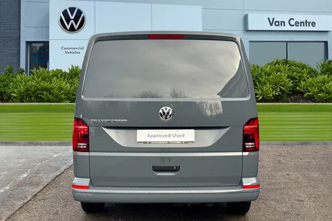 PK74OAB Volkswagen Transporter 2.0 TDI 110 Highline Van Thumbnail #4