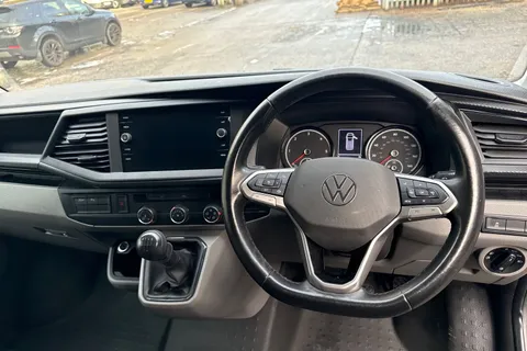 PK74OAB Volkswagen Transporter 2.0 TDI 110 Highline Van Thumbnail #17