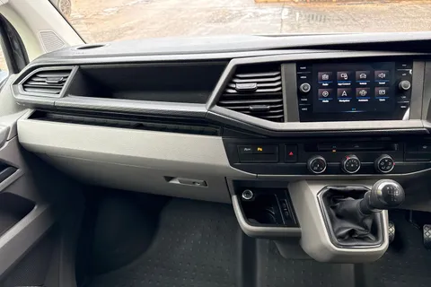 PK74OAB Volkswagen Transporter 2.0 TDI 110 Highline Van Thumbnail #19