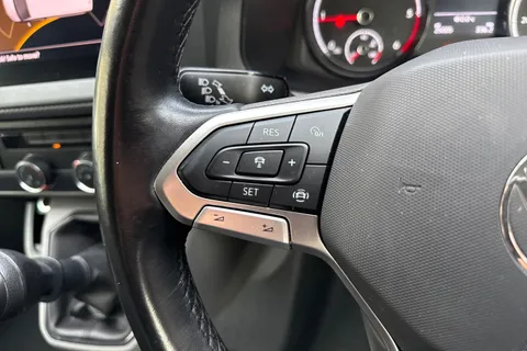 PK74OAB Volkswagen Transporter 2.0 TDI 110 Highline Van Thumbnail #25