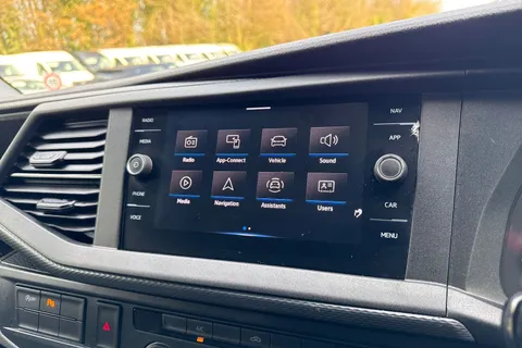 PK74OAB Volkswagen Transporter 2.0 TDI 110 Highline Van Thumbnail #31