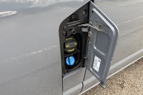 PK74OAB Volkswagen Transporter 2.0 TDI 110 Highline Van Thumbnail #40