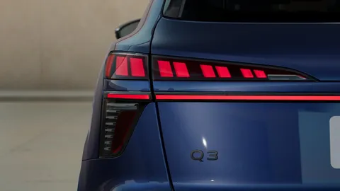  Audi Q3 1.5 TFSI S line S Tronic Euro 6 (s/s) 5dr Thumbnail #7