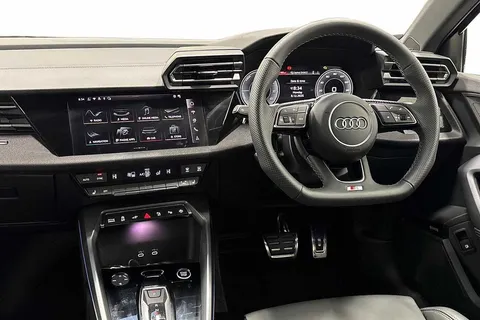 KP74CZZ Audi A3 Black Edition 40 TFSI e 204 PS S tronic Thumbnail #2