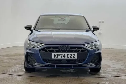 KP74CZZ Audi A3 Black Edition 40 TFSI e 204 PS S tronic Thumbnail #7