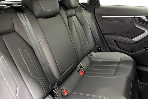 KP74CZZ Audi A3 Black Edition 40 TFSI e 204 PS S tronic Thumbnail #9