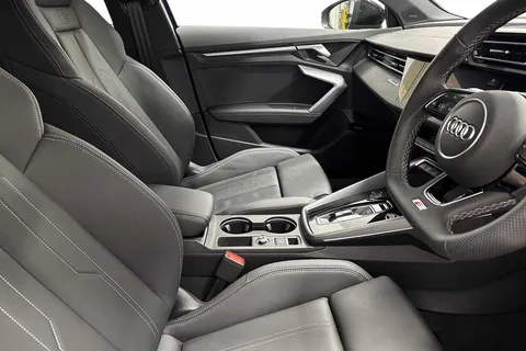 KP74CZZ Audi A3 Black Edition 40 TFSI e 204 PS S tronic Thumbnail #10