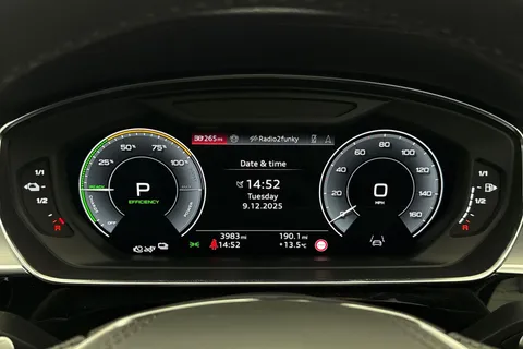 KY74EKJ Audi A8 L  S line 60 TFSI e quattro 462 PS tiptronic Thumbnail #24
