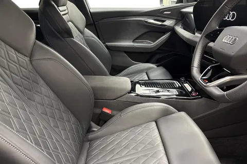 KN25VHP Audi Sq6 E-Tron SQ6 SUV Edition 1 e-tron 360,00 kW Thumbnail #19