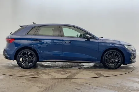 KP74CZZ Audi A3 Black Edition 40 TFSI e 204 PS S tronic Thumbnail #17