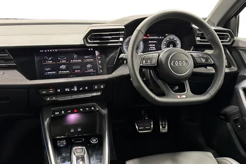 KP74CZZ Audi A3 Black Edition 40 TFSI e 204 PS S tronic Thumbnail #18