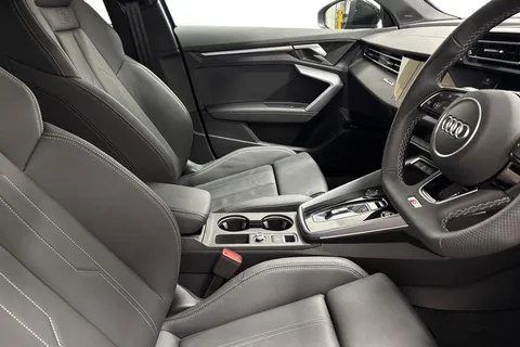 KP74CZZ Audi A3 Black Edition 40 TFSI e 204 PS S tronic Thumbnail #20