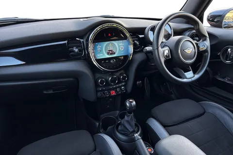 FL71LUE Mini Hatchback 1.5 Cooper Sport 3dr Thumbnail #9