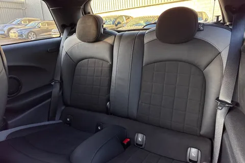 FL71LUE Mini Hatchback 1.5 Cooper Sport 3dr Thumbnail #14