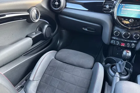 FL71LUE Mini Hatchback 1.5 Cooper Sport 3dr Thumbnail #15