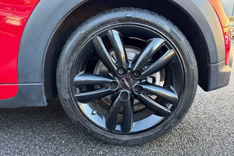 FL71LUE Mini Hatchback 1.5 Cooper Sport 3dr Thumbnail #23