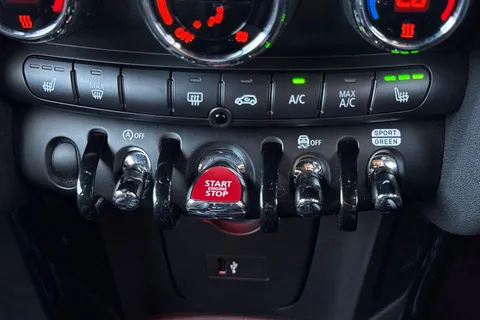 FL71LUE Mini Hatchback 1.5 Cooper Sport 3dr Thumbnail #43