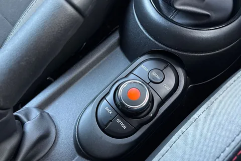 FL71LUE Mini Hatchback 1.5 Cooper Sport 3dr Thumbnail #50