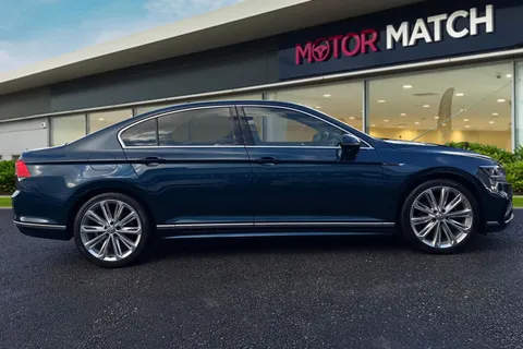 SD69SSX Volkswagen Passat 1.5 TSI EVO R-Line Euro 6 (s/s) 4dr Thumbnail #4