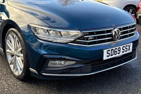 SD69SSX Volkswagen Passat 1.5 TSI EVO R-Line Euro 6 (s/s) 4dr Thumbnail #9