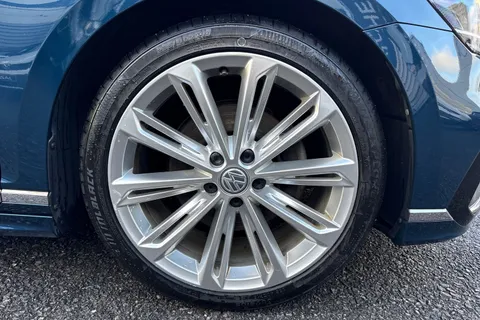 SD69SSX Volkswagen Passat 1.5 TSI EVO R-Line Euro 6 (s/s) 4dr Thumbnail #10