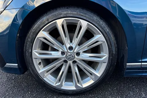 SD69SSX Volkswagen Passat 1.5 TSI EVO R-Line Euro 6 (s/s) 4dr Thumbnail #11