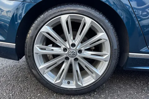 SD69SSX Volkswagen Passat 1.5 TSI EVO R-Line Euro 6 (s/s) 4dr Thumbnail #12