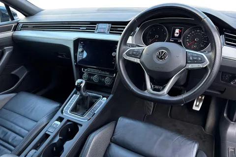 SD69SSX Volkswagen Passat 1.5 TSI EVO R-Line Euro 6 (s/s) 4dr Thumbnail #14