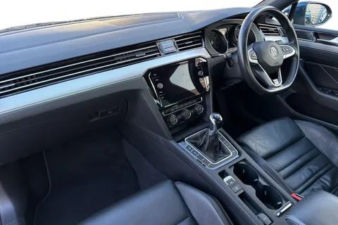 SD69SSX Volkswagen Passat 1.5 TSI EVO R-Line Euro 6 (s/s) 4dr Thumbnail #15