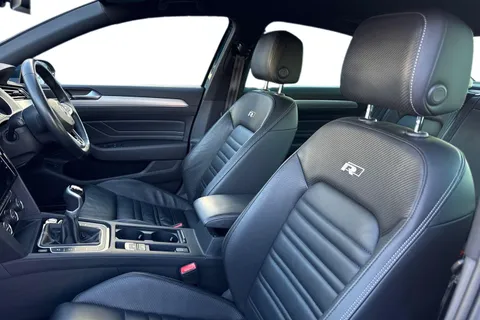 SD69SSX Volkswagen Passat 1.5 TSI EVO R-Line Euro 6 (s/s) 4dr Thumbnail #16