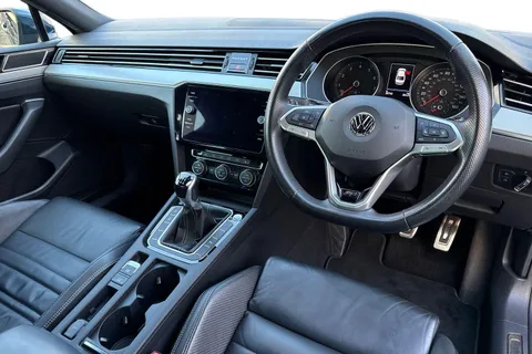 SD69SSX Volkswagen Passat 1.5 TSI EVO R-Line Euro 6 (s/s) 4dr Thumbnail #18