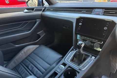 SD69SSX Volkswagen Passat 1.5 TSI EVO R-Line Euro 6 (s/s) 4dr Thumbnail #20