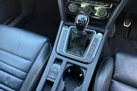 SD69SSX Volkswagen Passat 1.5 TSI EVO R-Line Euro 6 (s/s) 4dr Thumbnail #23