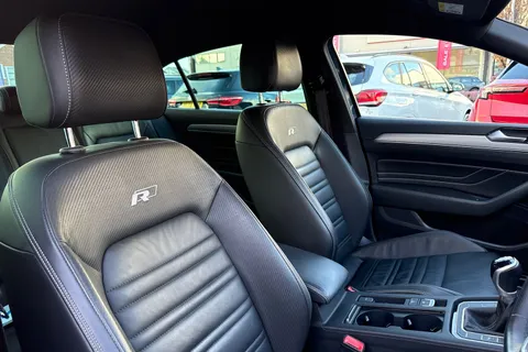 SD69SSX Volkswagen Passat 1.5 TSI EVO R-Line Euro 6 (s/s) 4dr Thumbnail #24